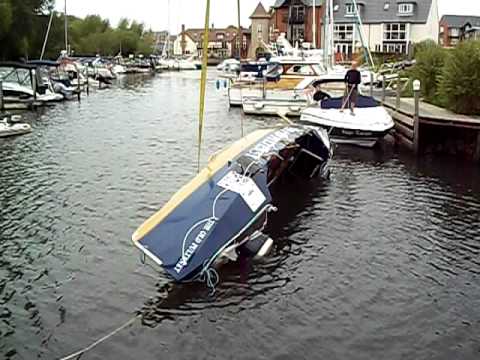 Ocean rowing boat inversion test