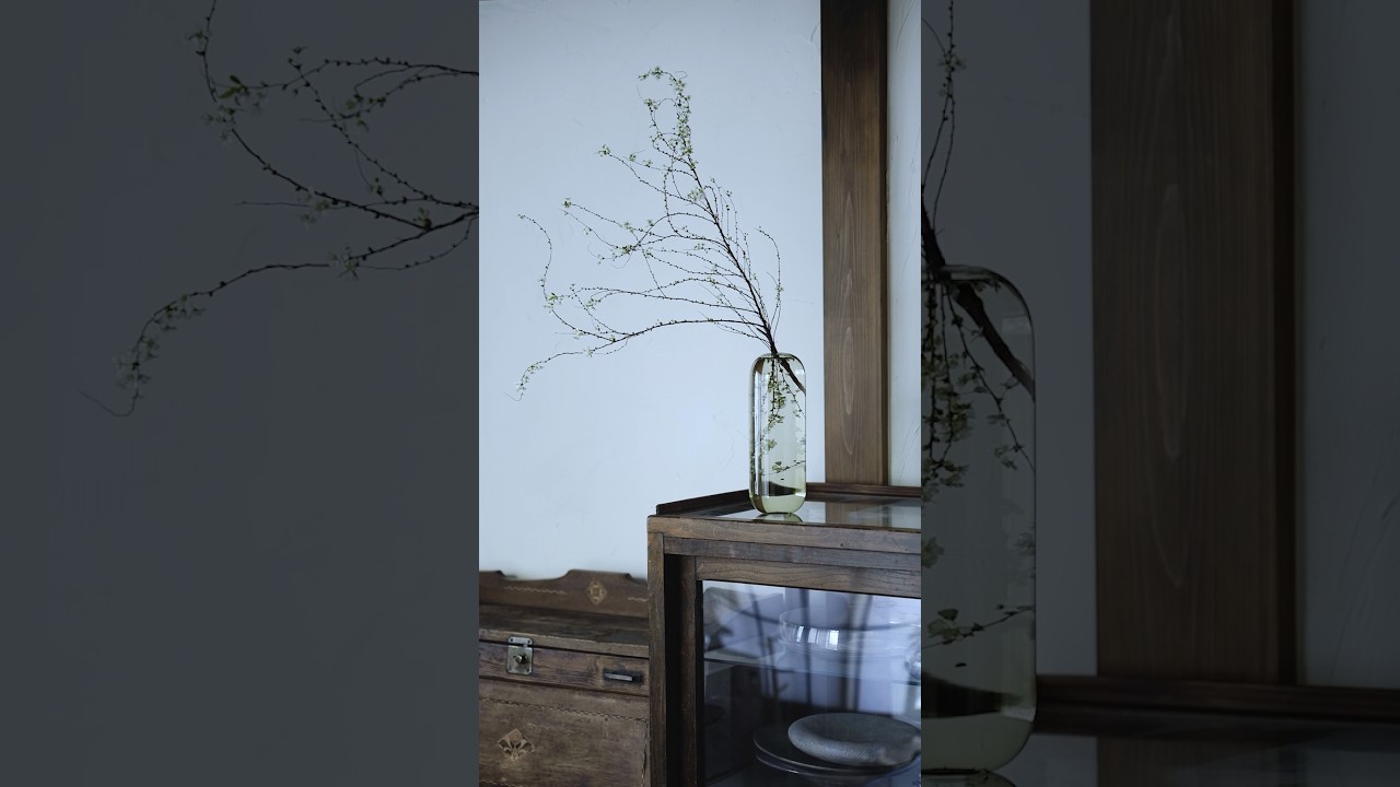 春を閉じ込める｜雪柳とガラスの花器【鹿熊生活】 #shorts #花のある暮らし #ガラス花器 #雪柳