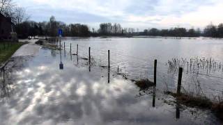 preview picture of video 'hoog water roer vlodrop limburg 09-01-2011'