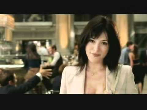 Hustle: Mickey gets "the band" back together