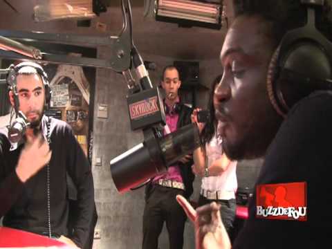 DES PERES, DES HOMMES ET DES FRERES FEAT. LA FOUINE [LIVE SKYROCK]