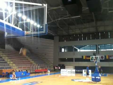 Stacey Nolan's amazing midcourt reverse basket