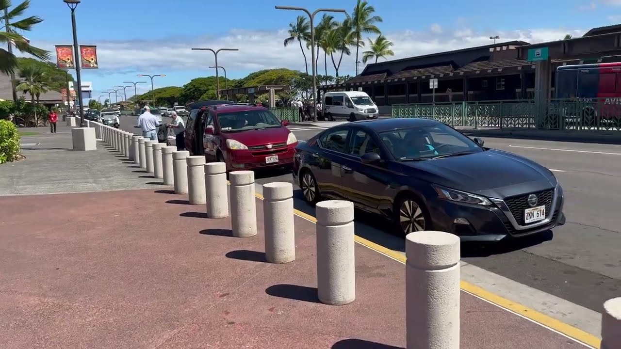 Hawaiian Airlines Premier Club Lounge thumbnail