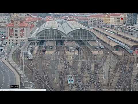 Staniční hlášení Praha hlavní nádraží - R 684 Labe + Přestupujte do R 893 Slovácký expres, 23.1.2022