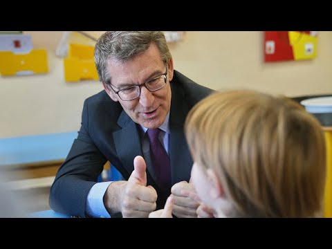 Feijóo y Fernández Mañueco visitan el Centro de Educación “El Corro”