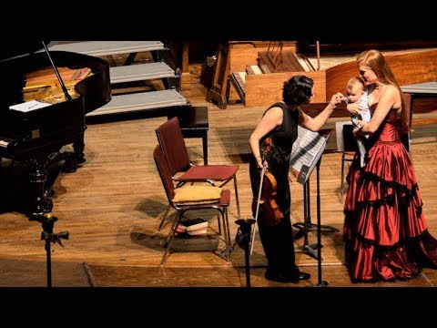 Wallis Giunta - Geistliches Wiegenlied (Brahms)【HD】