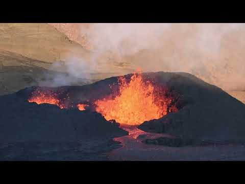 VOLCANO LAVA FLOWS | Bubling Magma & Flowing Lava Ambience | 10 Hour Natural White Noise