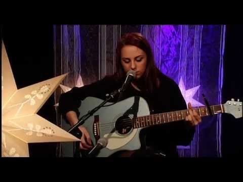 Donika  - Svag som jag (live i Stora Trumman)