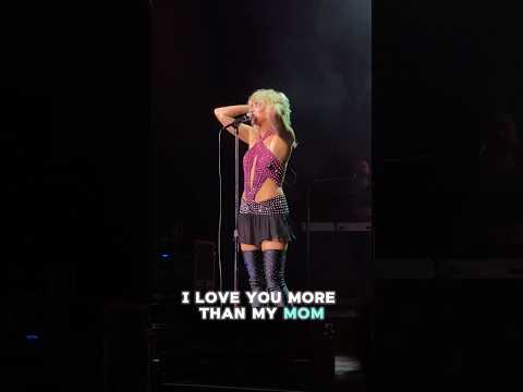 I love how she always interacts with the audience at her shows ❤️ #mileycyrus