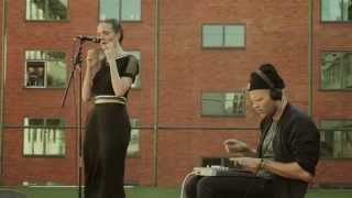 Tomas Barfod - Busy Baby (feat. Nina K) [Live Session]