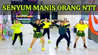 Download lagu SENYUM MANIS ORANG NTT | TIKTOK VIRAL | CHOREO ZIN CHICIE mp3