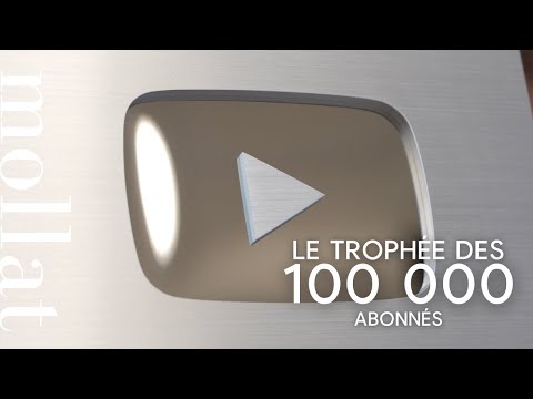 La librairie reçoit le trophée des 100 000 abonnés !