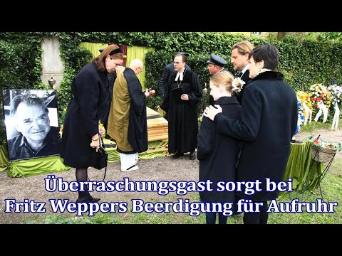 Überraschungsgast sorgt bei Fritz Weppers Beerdigung für Aufruhr