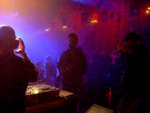 Kid Minimal playing a Gregor Salto track