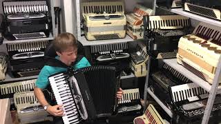 Video thumbnail for Acordeon Giulietti Classic 127 anos 60 by Tomate Accordeons