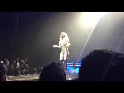 Britney In Vegas 2016 - End of Womanizer & Break The Ice