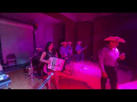 Jessica Y Su Grupo Unico