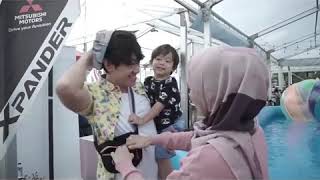 Download lagu Keseruan melki dan istri bersama anak mereka di tempat hiburan mp3