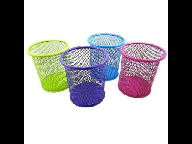 Vídeo relacionado con Detectalia Organizador de Escritorio y Portalápices de Malla Metálica, Negro - Soporte Multifuncional Compacto para Bolígrafos, Accesorios de Oficina y Material Escolar