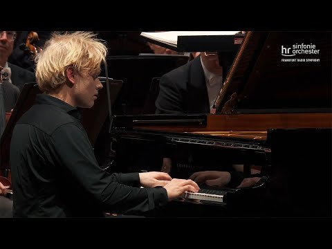 Händel: Minuet in G ∙ Alexander Malofeev