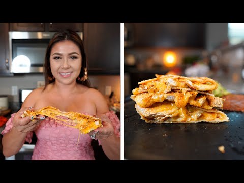 HOW TO MAKE THE BEST CHICKEN QUESADILLA