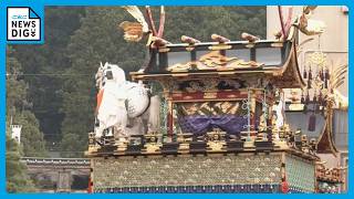 「秋の高山祭」２日目「曳き揃え」が行われる 絢爛豪華な祭り屋台が街をめぐる 初日は約12万5千人が訪れる 岐阜県高山市