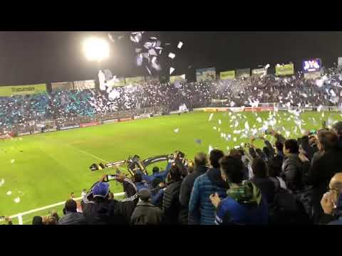 "Recibimiento Atlético Tucumán vs Atlético Nacional" Barra: La Inimitable &bull; Club: Atlético Tucumán