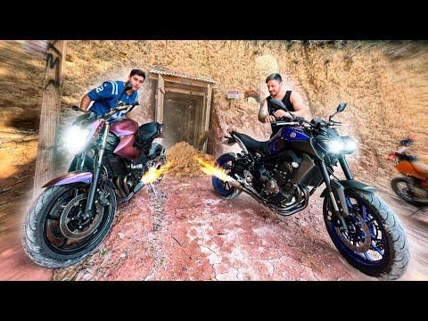 We knocked down the cave with my XJ6 and Thiago's MT09.
