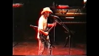 Neil Young &amp; Crazy Horse - Gateway Of Love