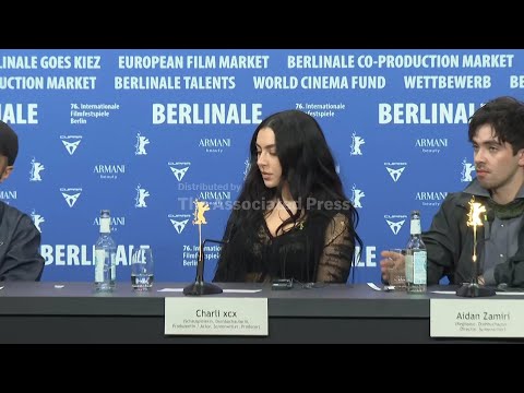 Charli xcx elogia el Festival de Cine de Berlín por sus películas políticas audaces en la confere...