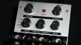 Video thumbnail for Electro Harmonix Wiggler Tube Tremolo Vibrato by ProGuitarShopDemos