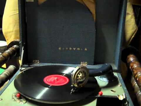 Tell A Woman 78 Record Playing on 1926 Wind Up Record Player (HQ)