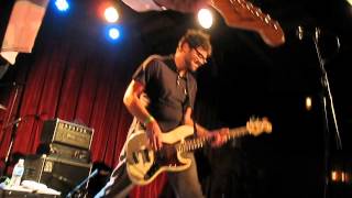 PAUL COLLINS' BEAT -- "WALKING OUT ON LOVE"