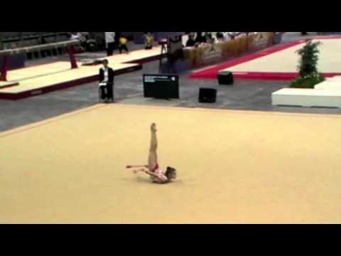 Laurianne Marchandin - Massues - espoir - Toulouse 2011.mov