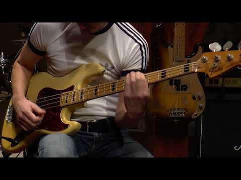 Vintage Guitar Oldenburg presents a Fender Jazz Bass from 1975