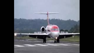 preview picture of video 'OPERAÇÕES DE POUSOS E DECOLAGENS COM FONIA NO AEROPORTO DE ILHEUS-BA (17/11/2013)'