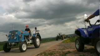 preview picture of video 'Reinholterode | Eichsfeld - 7. Traktorpulling 2010 - Fahrzeugparade'