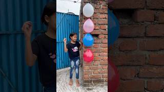 Download lagu Lam no bong bay nhan qua bat ngol burst balloons surprise mp3