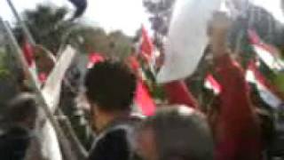 preview picture of video 'Siria, Alepo, Manifestación ante Tumba de Ibrahim Hanano, Heroe de la Independencia, 17/04/2011'