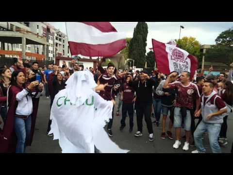 "soñas con el fantasma del decenso........." Barra: La Barra 14 &bull; Club: Lanús