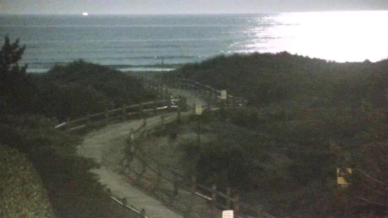 Live webcam view of 30th Street Beach & Dune Boardwalk