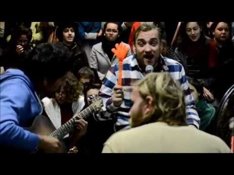 Apanhador Só realiza show em prol da ocupação no Instituto de Educação General Flores da Cunha