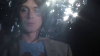 Middle of the Moon - Daisy Maybe