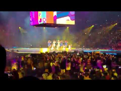 [KCON LA 2019] Intro + FUN! - fromis_9 Fancam 2019.08.18