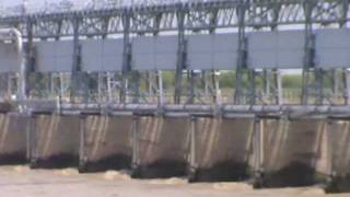 preview picture of video 'Sindh : JAMSHORO BRIDGE AND THE MIGHTY INDUS'