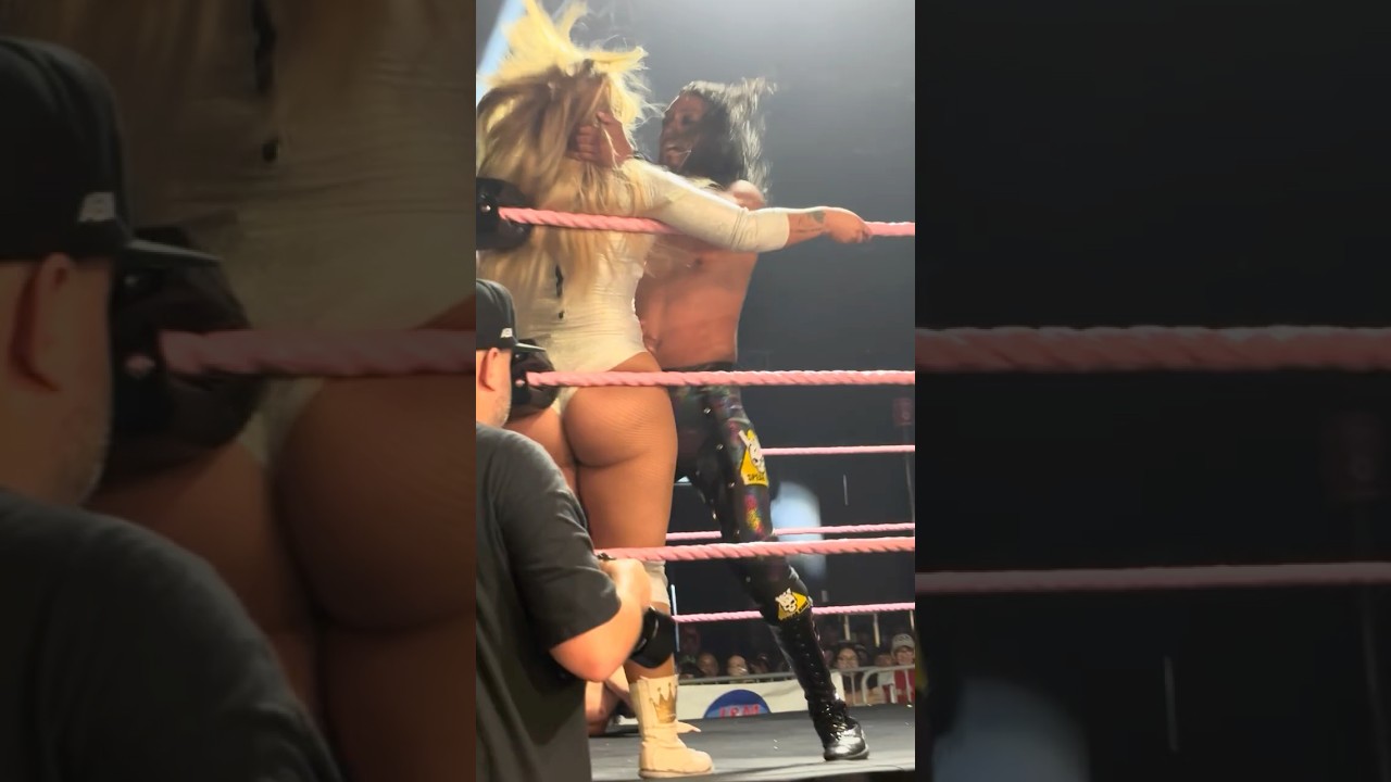 La Hiedra and Lady Maravilla of Las Tóxicas Trick La Anexión at AAA/MLA 35 #luchalibre