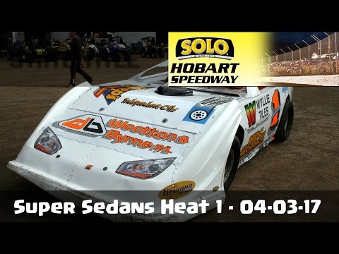 Super Sedans Heat 1 - Hobart Speedway 04-03-17