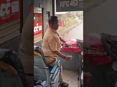 KSRTC conductor enjoying & entertaining Budget Tourism travellers – good vibes.