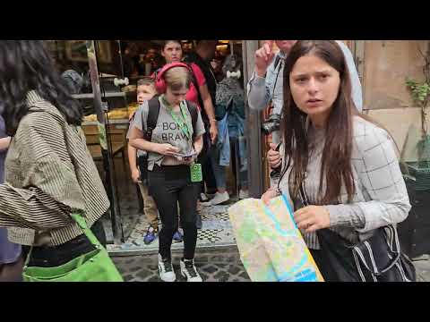 Rome PICKPOCKETS caught live near Fountain Trevi - Please subscribe to my channel.