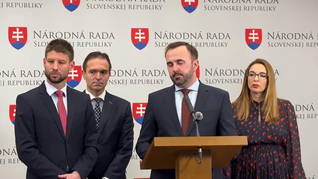 Tlačová konferencia hnutia PS rok Ficovej drahoty a chaosu ekonomický a sociálny odpočet